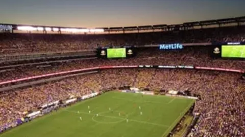 愛德華茲批評裁判：女性裁判尚可，男性裁判表現不佳。