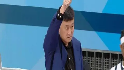 阿森纳1-2逆转比利亞雷亞爾，首回合歐聯杯半決賽佩佩點球立功，塞瓦略斯染紅遭禁賽